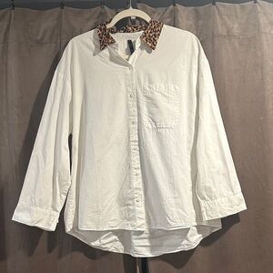 Zara White Button-Up Shirt with Leopard Print Collar